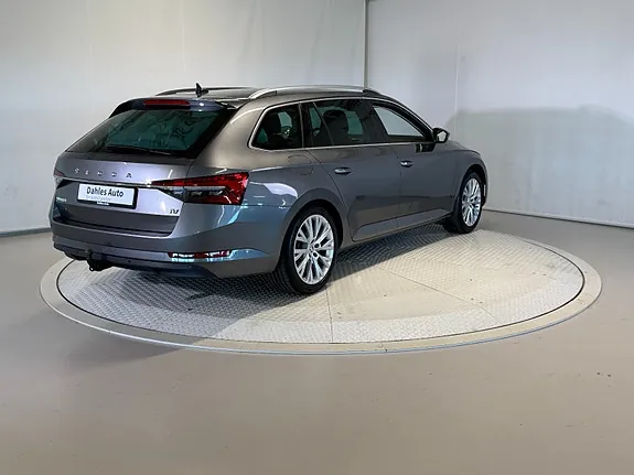 Skoda Superb 2023 photo 3