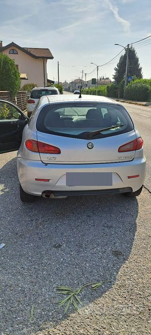 Alfa Romeo 147 2008 photo 2