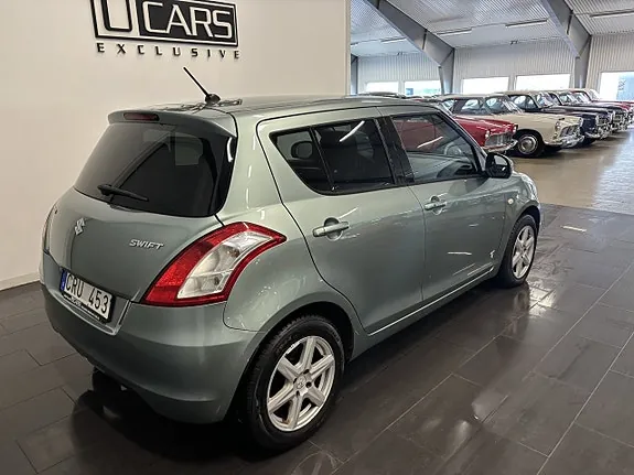 Suzuki Swift 2011 photo 4