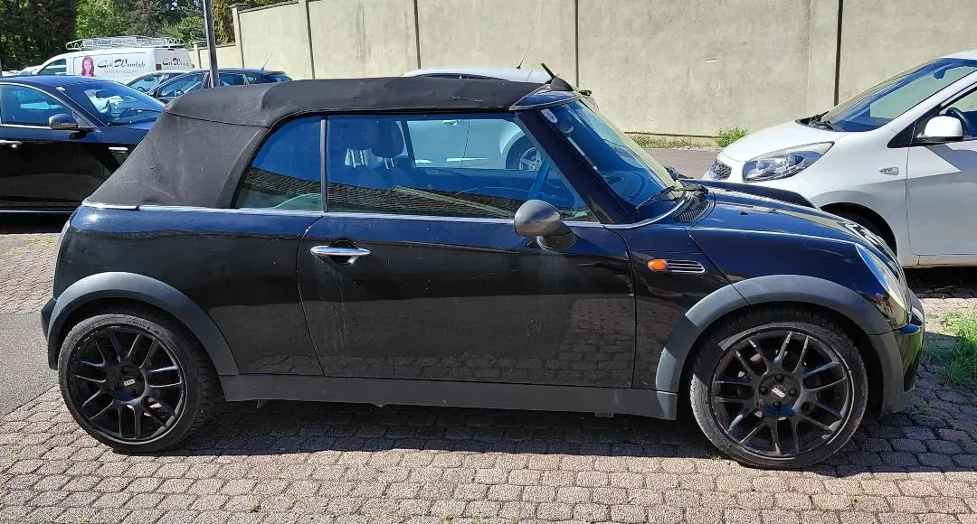 Mini Cabrio 2005 photo 2