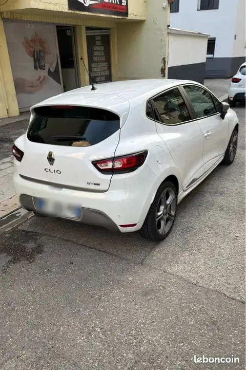 Renault Clio 2017 photo 2