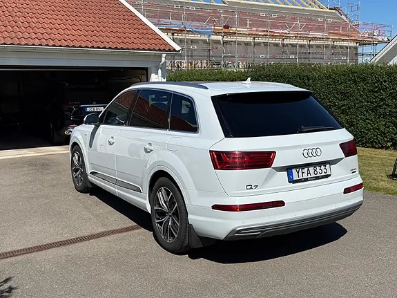 Audi Q7 2016 photo 4