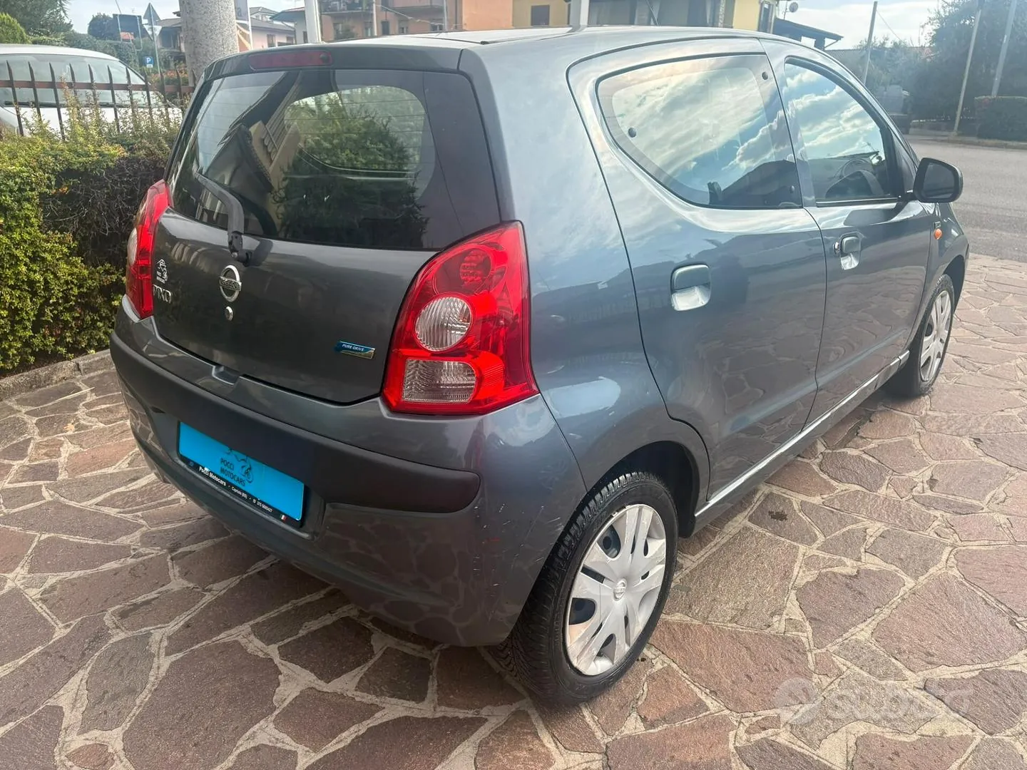 Nissan Pixo 2010 photo 5