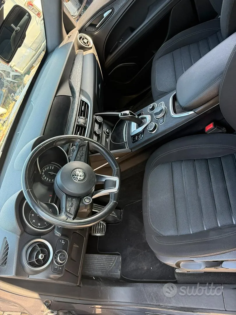 Alfa Romeo Stelvio 2022 photo 5