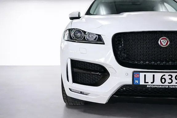 Jaguar F-Pace 2017 photo 3