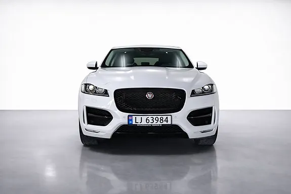 Jaguar F-Pace 2017 photo 4