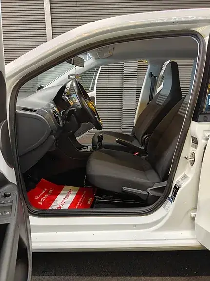 Volkswagen Up 2020 photo 5