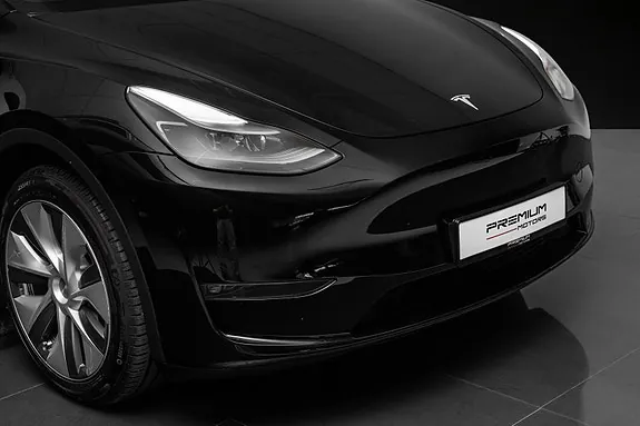 Tesla Model Y 2024 photo 2