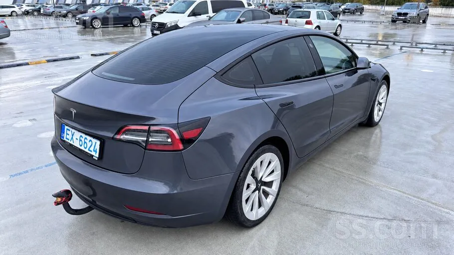 Tesla Model 3 2023 photo 3