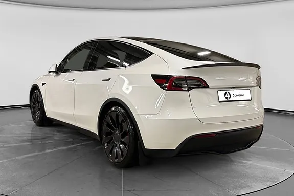 Tesla Model Y 2024 photo 3