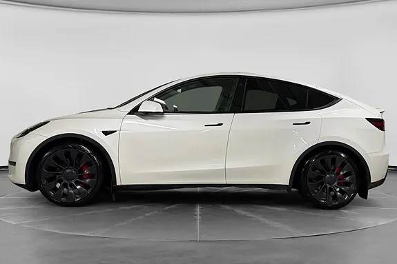 Tesla Model Y 2024 photo 2