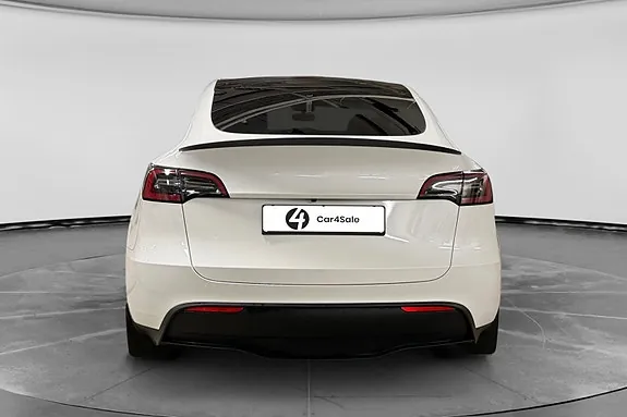 Tesla Model Y 2024 photo 4