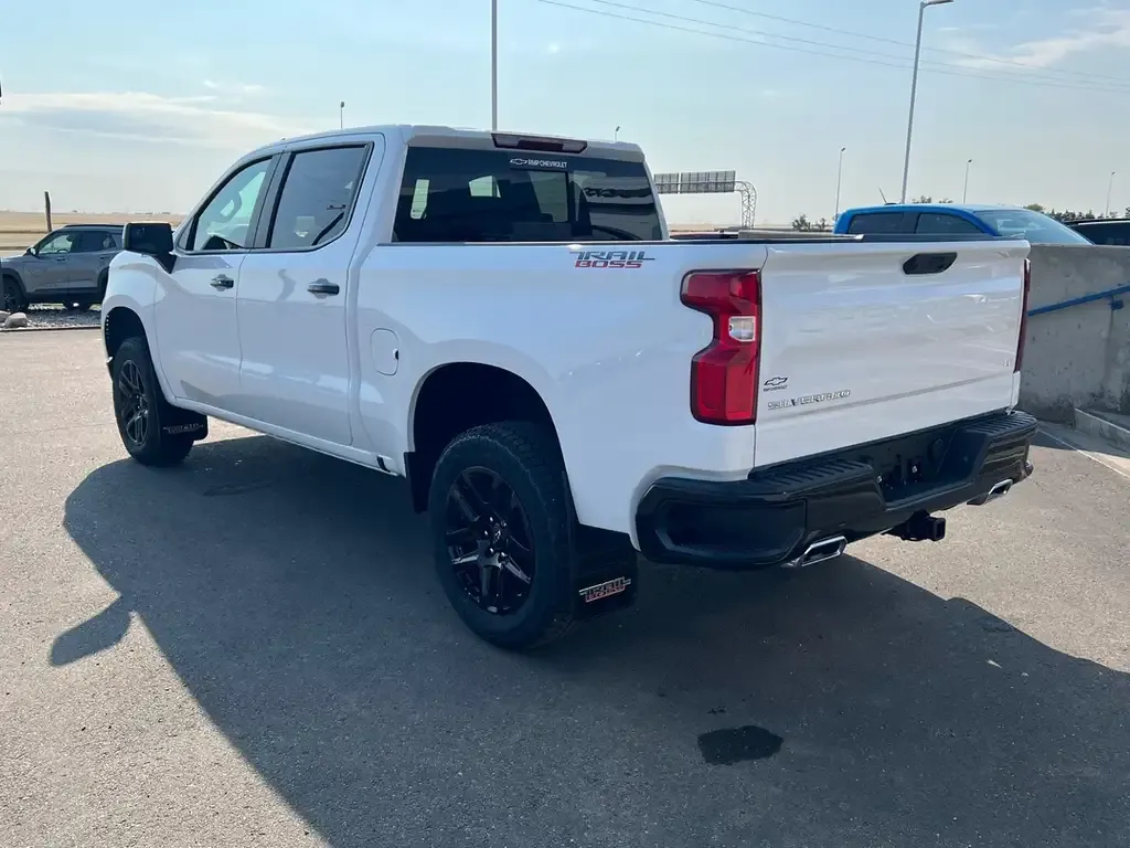Chevrolet Silverado 1500 2026 photo 3