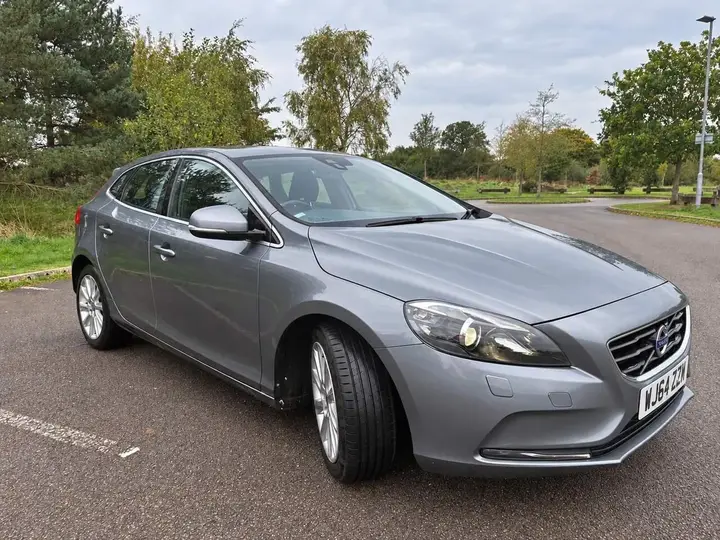 Volvo V40 2014 photo 2