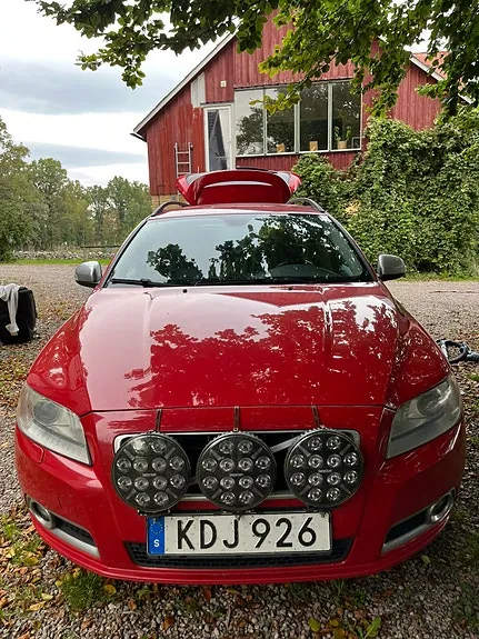 Volvo V70 2010 photo 2