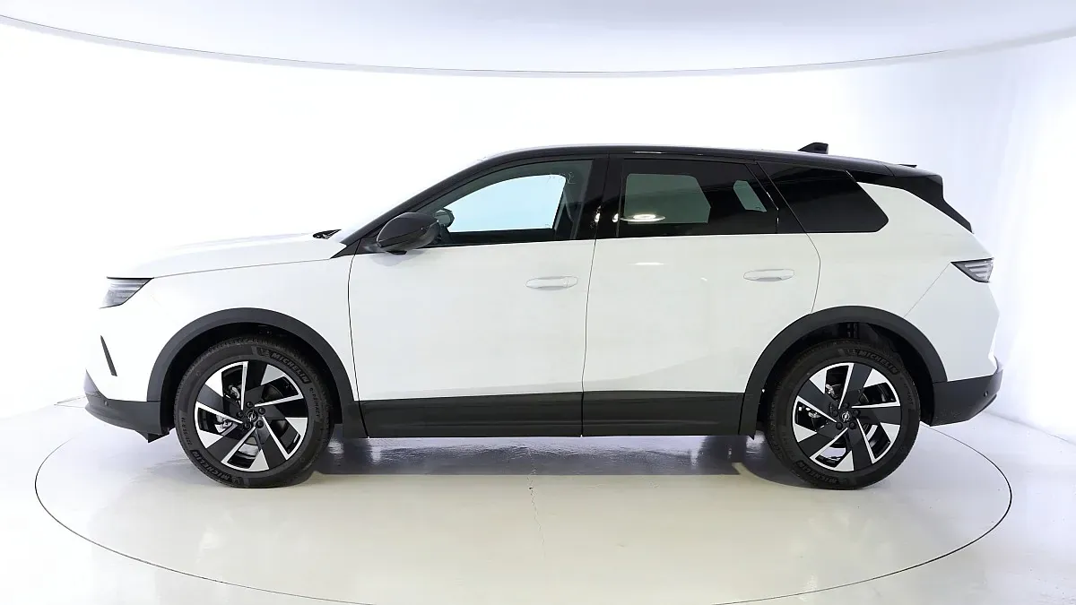 Opel Grandland photo 2