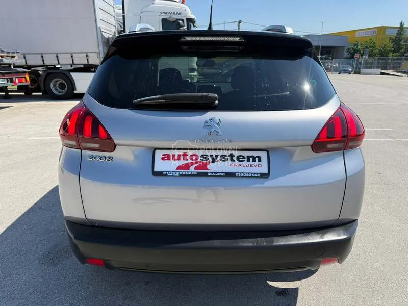 Peugeot 2008 2018 photo 5
