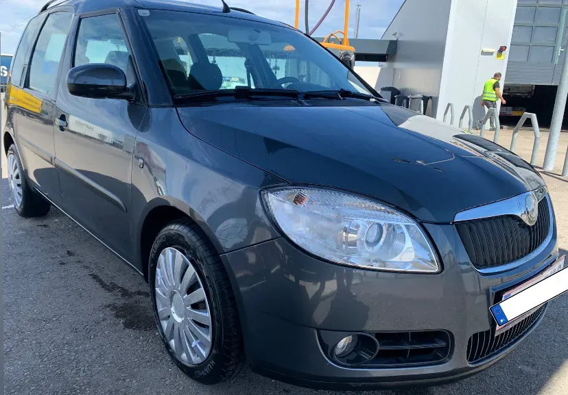 Skoda Roomster 2009 photo 2