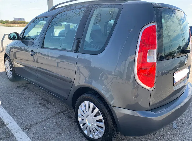 Skoda Roomster 2009 photo 3