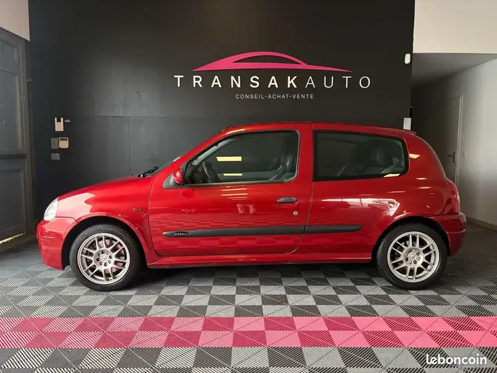 Renault Clio 2000 photo 2