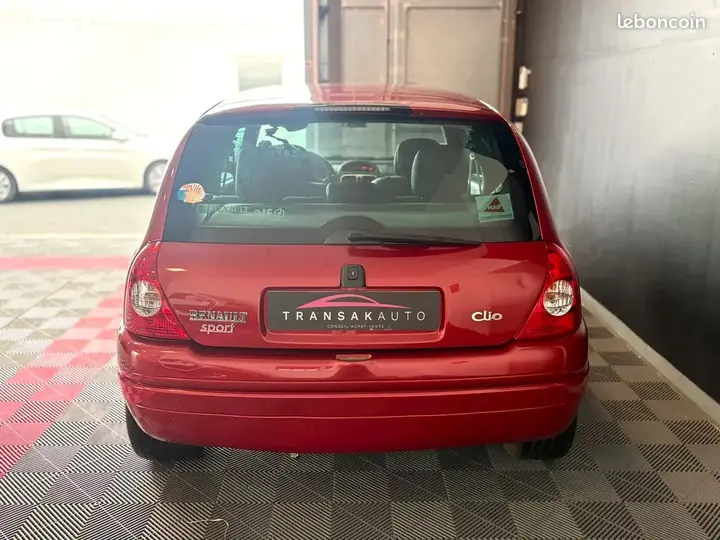 Renault Clio 2000 photo 4