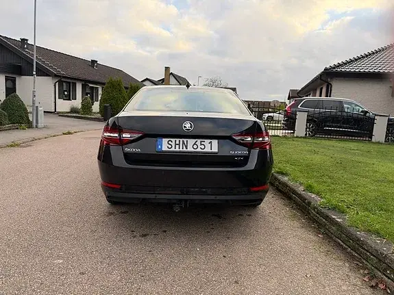 Skoda Superb 2017 photo 5
