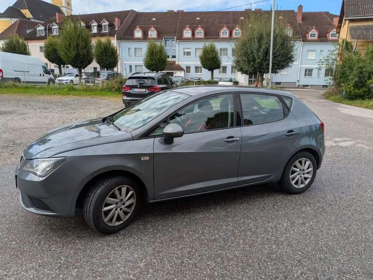 Seat Ibiza 2012 photo 3