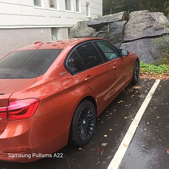 BMW 330E 2018 photo 3