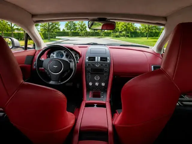 Aston Martin Vantage 2008 photo 3