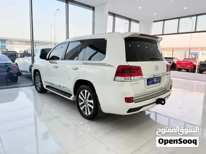 Toyota Land Cruiser 2018 photo 3