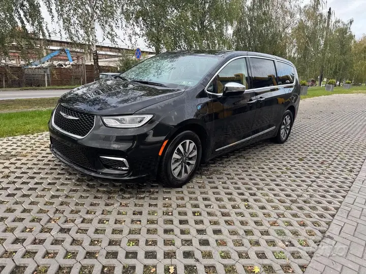 Chrysler Pacifica 2023 photo 5