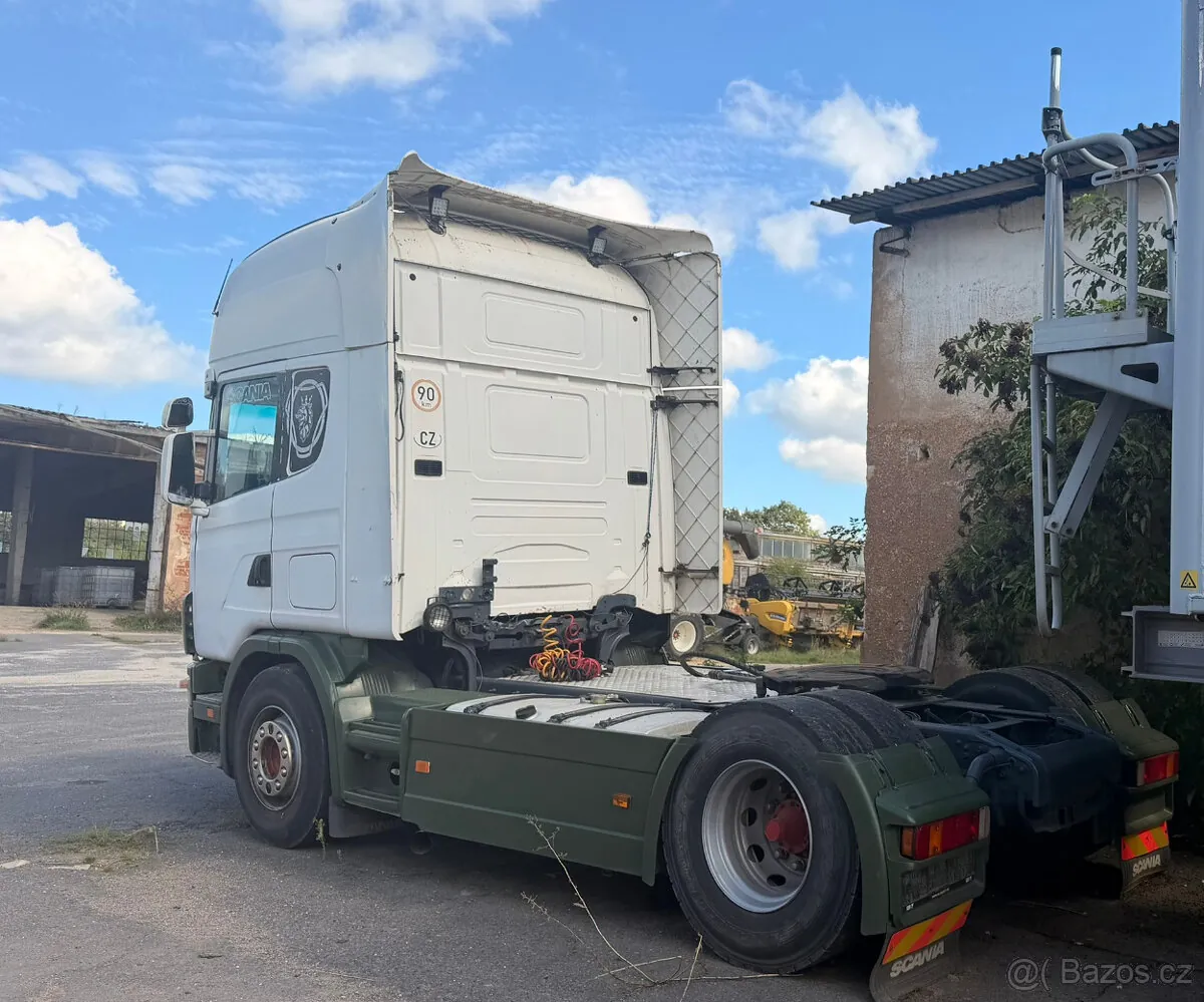 Scania R124 2001 photo 2