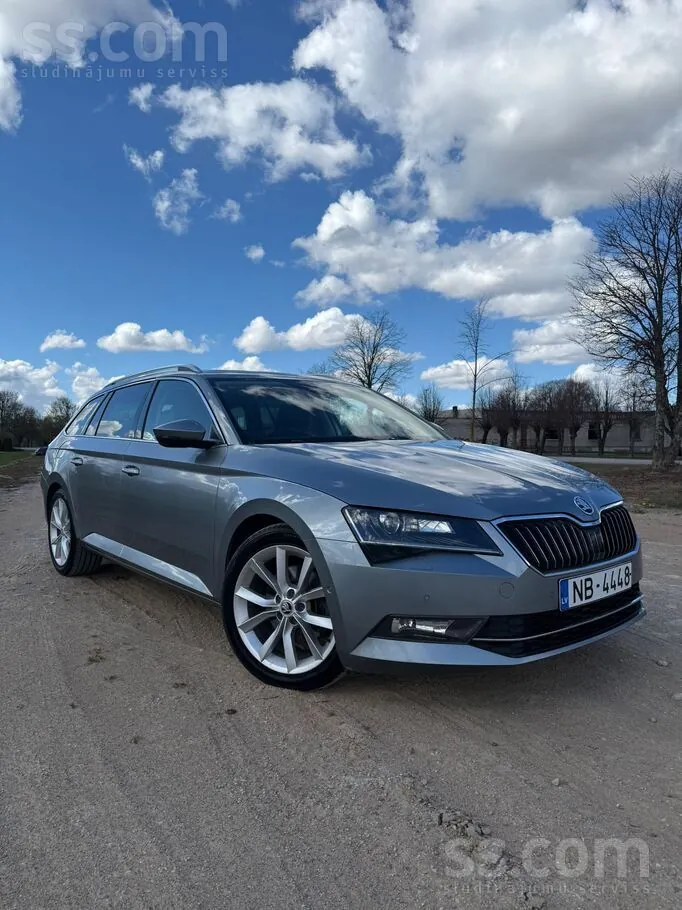 Skoda Superb 2018 photo 2