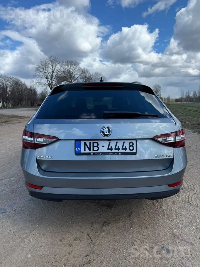Skoda Superb 2018 photo 5
