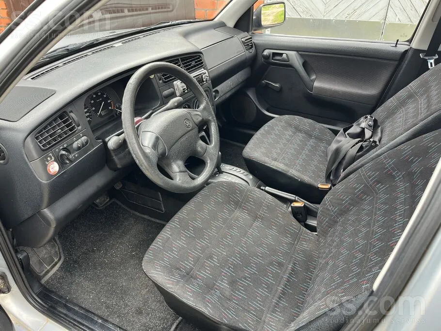 Volkswagen Golf 1996 photo 3