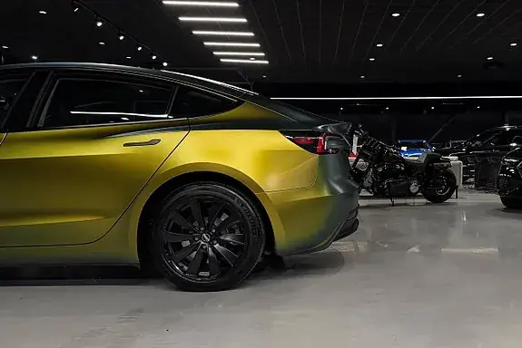 Tesla Model 3 2024 photo 5