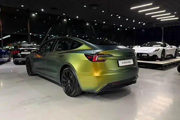 Tesla Model 3 2024 photo 4