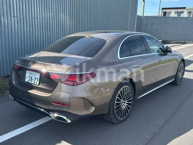 Mercedes-Benz E350 2024 photo 4