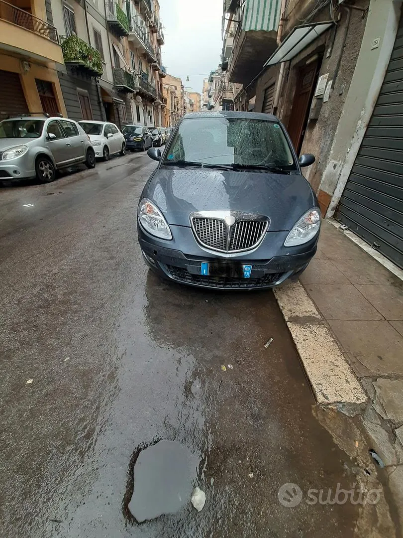 Lancia Ypsilon