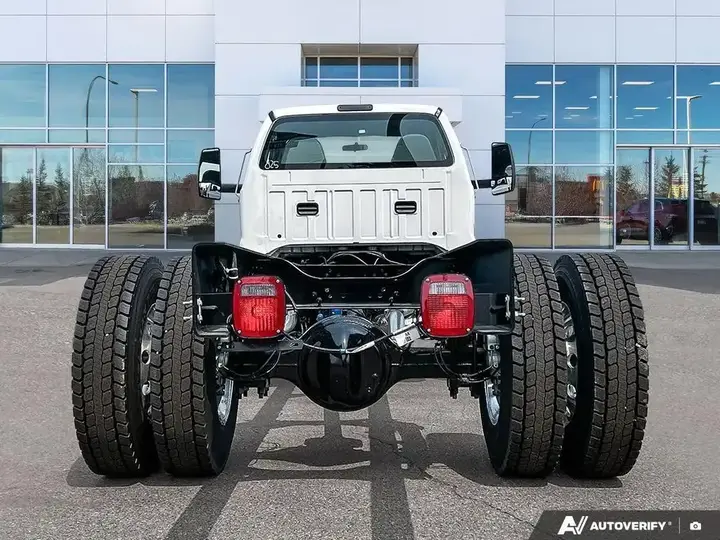 Ford F-750 2027 photo 5