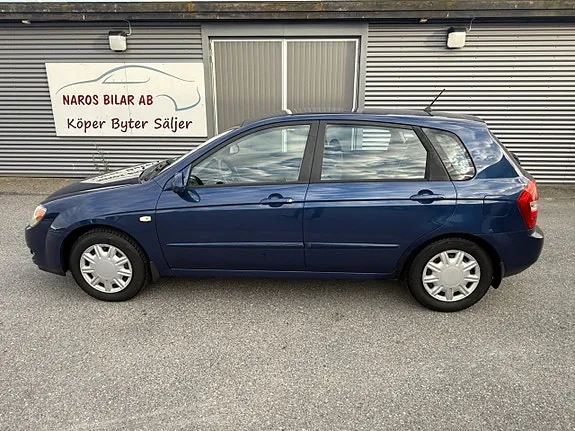 Kia Cerato 2004 photo 3