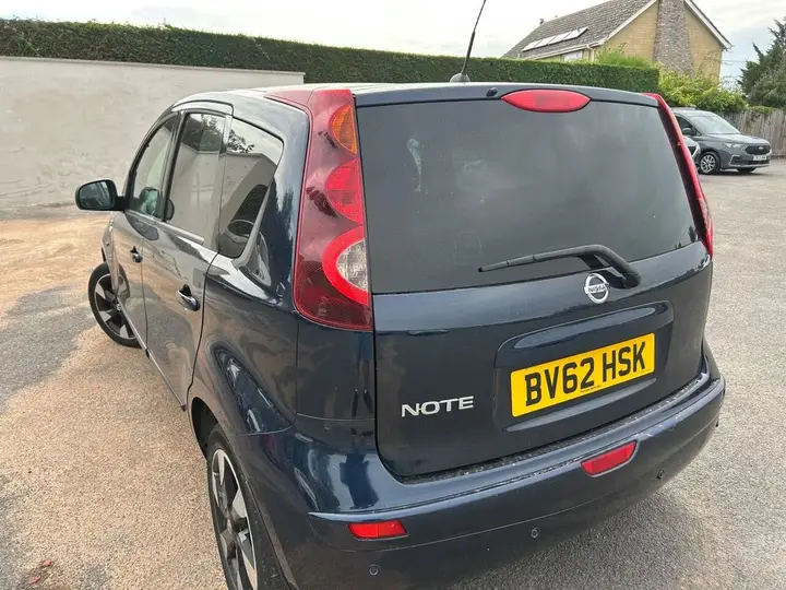 Nissan Note 2012 photo 5