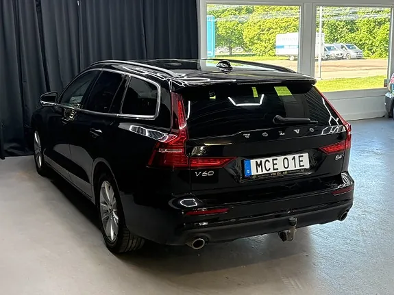 Volvo V60 2022 photo 3