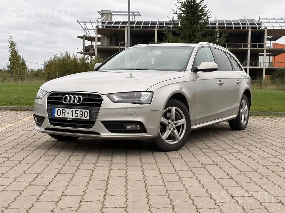 Audi A4 2012 photo 2