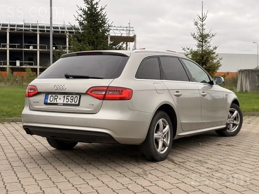 Audi A4 2012 photo 4