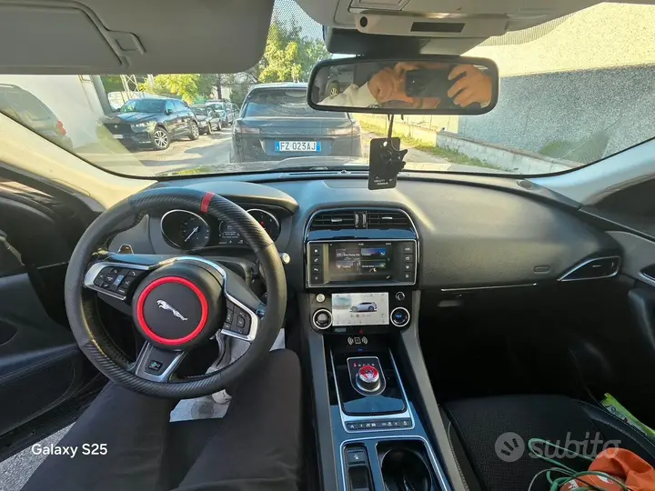 Jaguar F-Pace 2017 photo 3