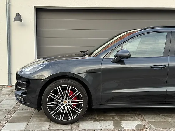 Porsche Macan Turbo 2017 photo 4