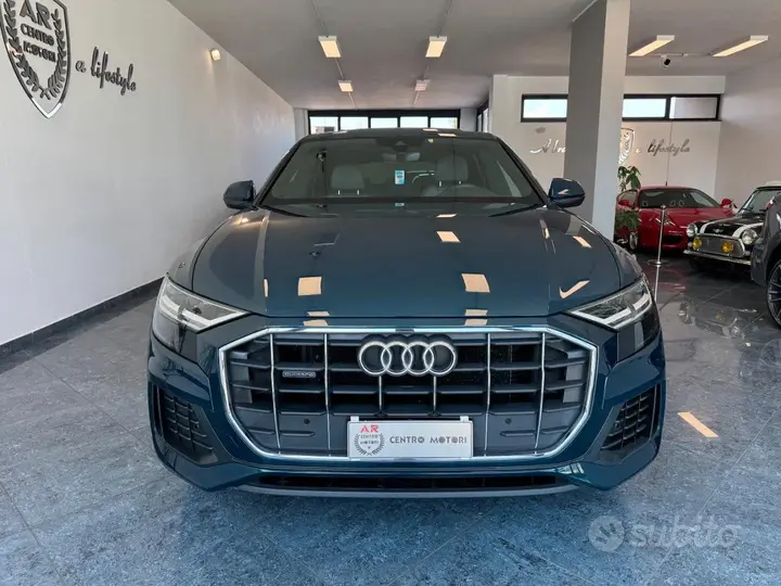 Audi Q8 2021 photo 2