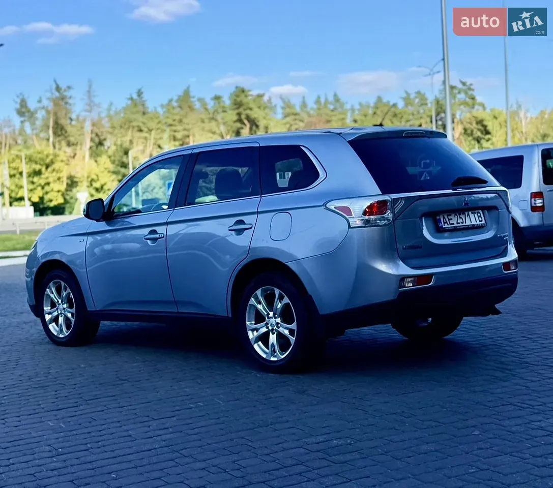 Mitsubishi Outlander 2013 photo 3