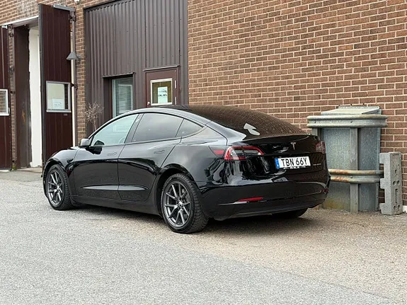 Tesla Model 3 2022 photo 3